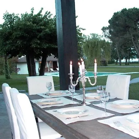 Villa Sleeps 8 Pool Air Con