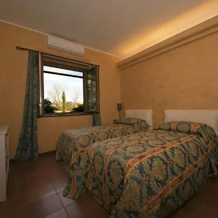 Villa Sleeps 8 Pool Air Con Lesa