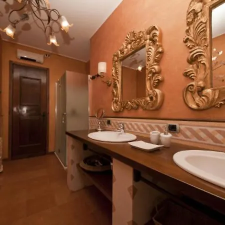 Sleeps 8 Pool Air Con * Lesa